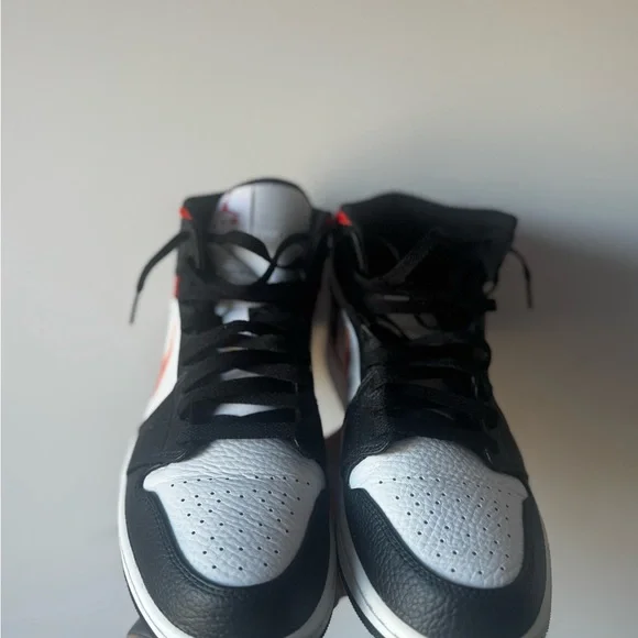 Nike Air Jordan Mid Black White Zigzag swoosh - Picture 4 of 6